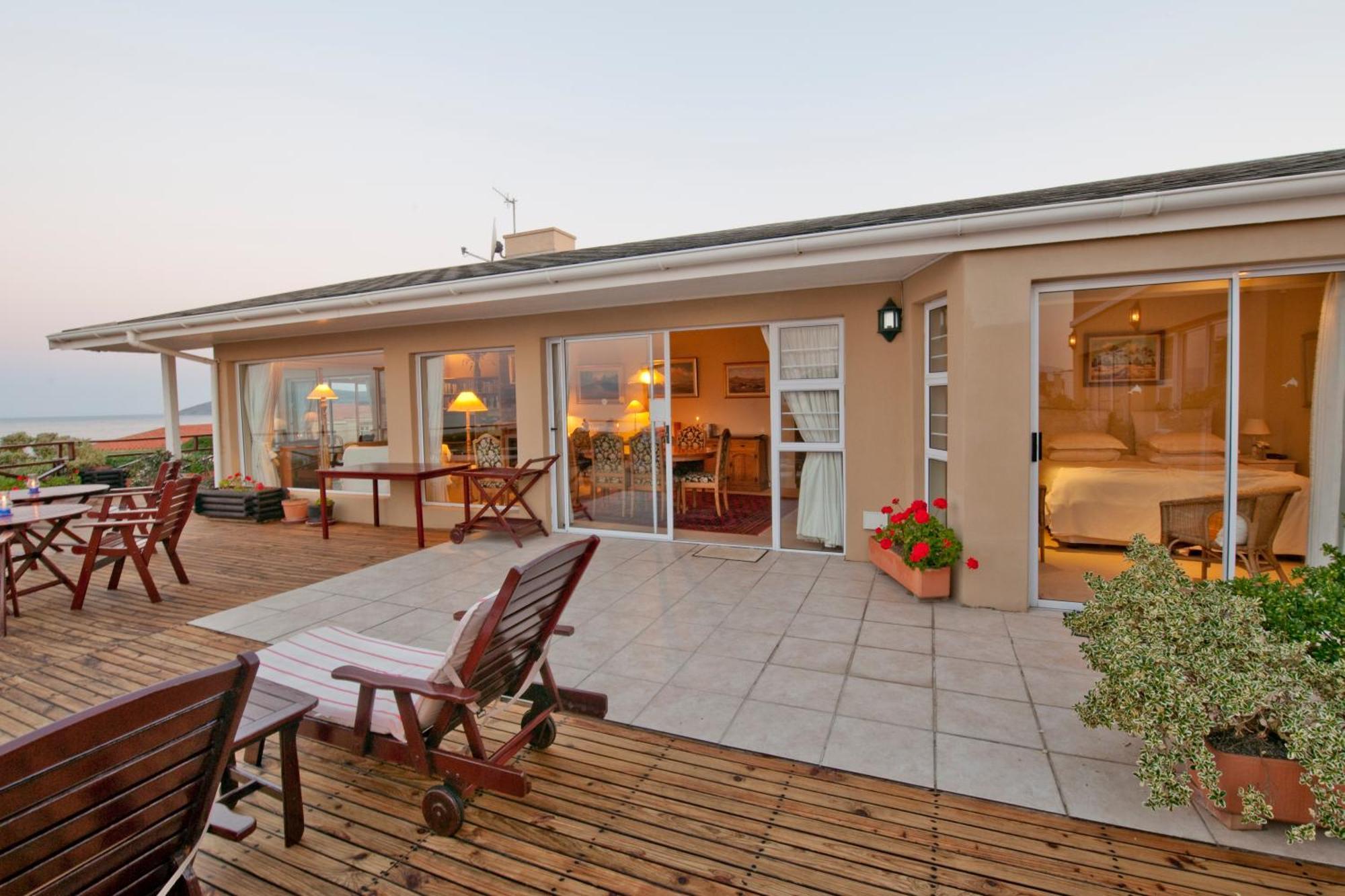 Dolphins' Playground Beachfront B&B Plettenberg Bay Exterior foto